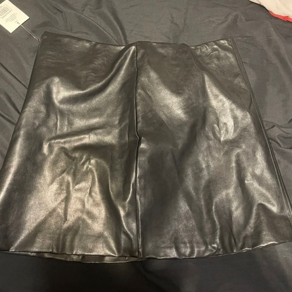 Leather Skirt . - Picture 2 of 2
